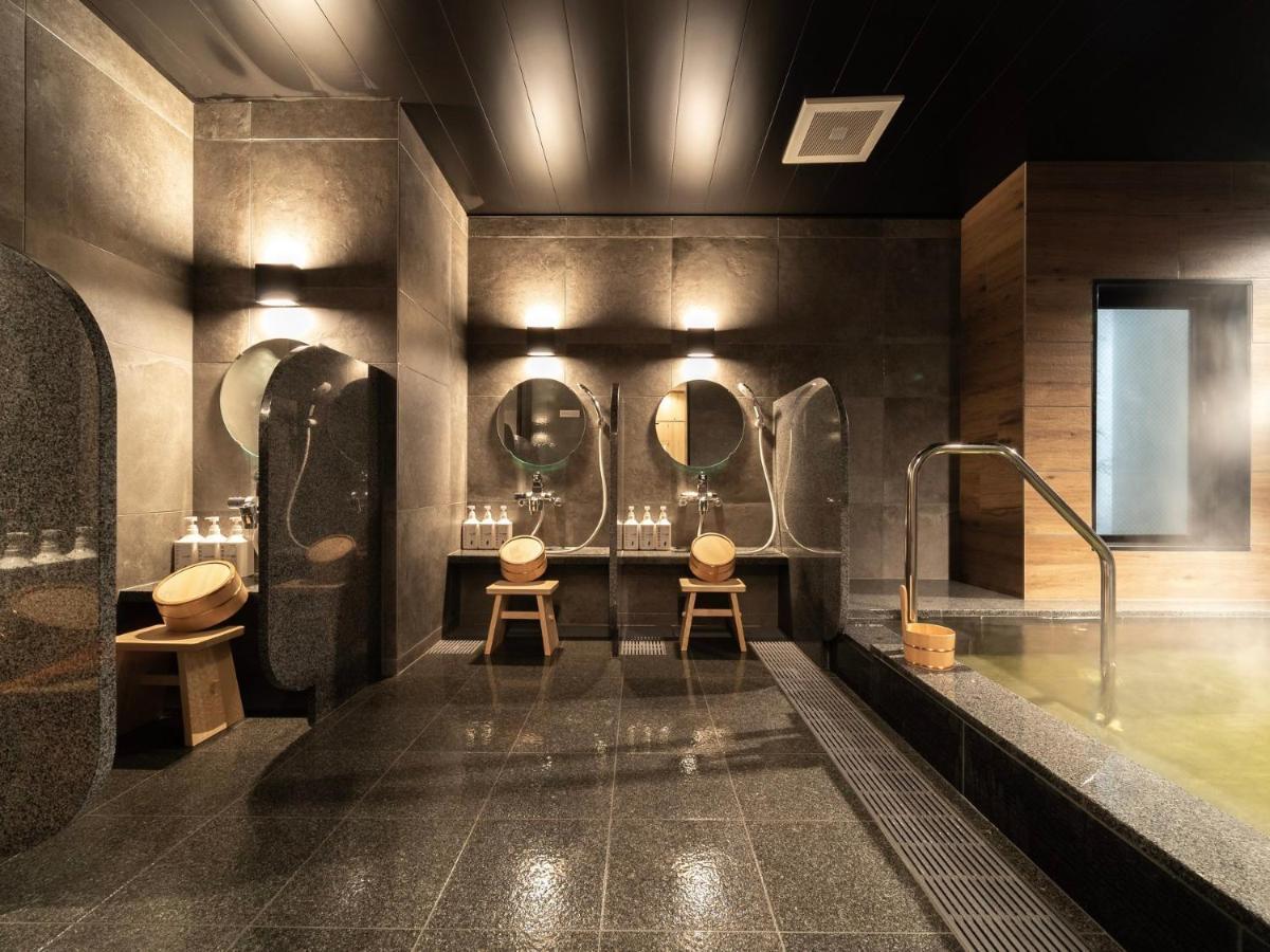 Super Premier Namba Shinsaibashi Natural Hot Spring 3* โอซาก้า